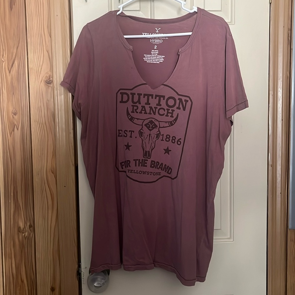 Women’s Yellowstone T shirt-worn a handful of times- size 2